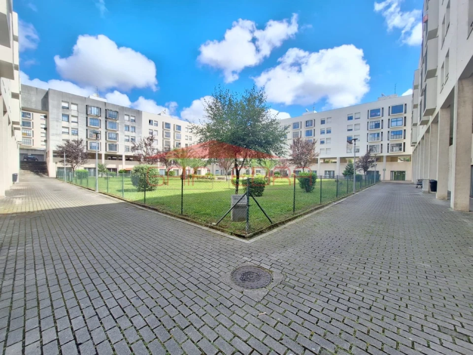 Loja para Venda em Campanhã Foto 1