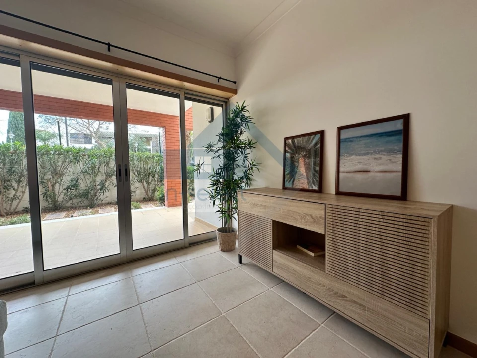 Apartamento T2 para Venda em Quarteira Foto 11