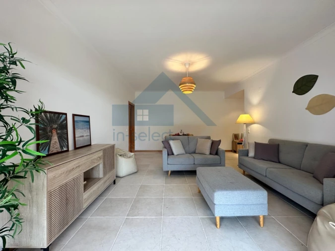 Apartamento T2 para Venda em Quarteira Foto 1