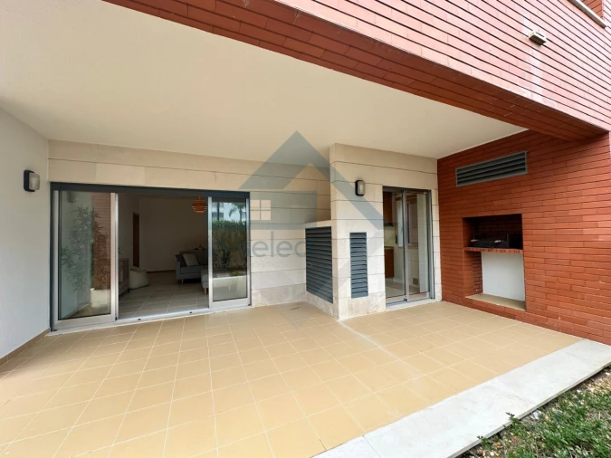 Apartamento T2 para Venda em Quarteira Foto 8