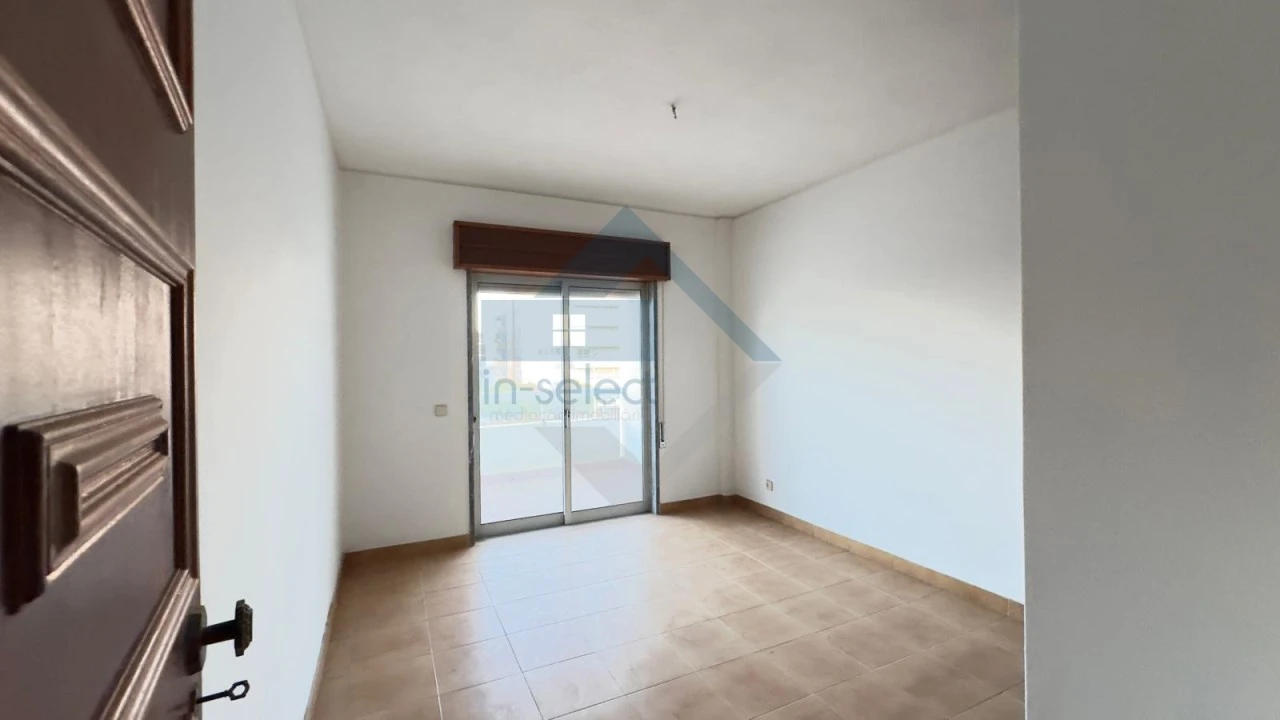 Apartamento T2 para Venda em Quarteira Foto 8