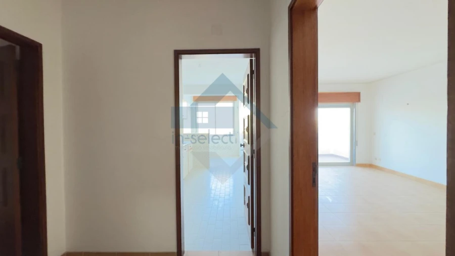 Apartamento T2 para Venda em Quarteira Foto 4