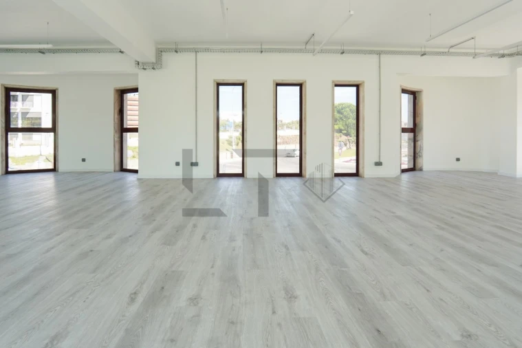 Prédio para Arrendamento em Alfragide Foto 22