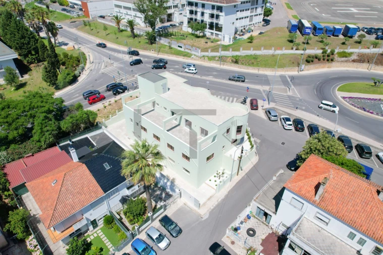 Prédio para Arrendamento em Alfragide Foto 85