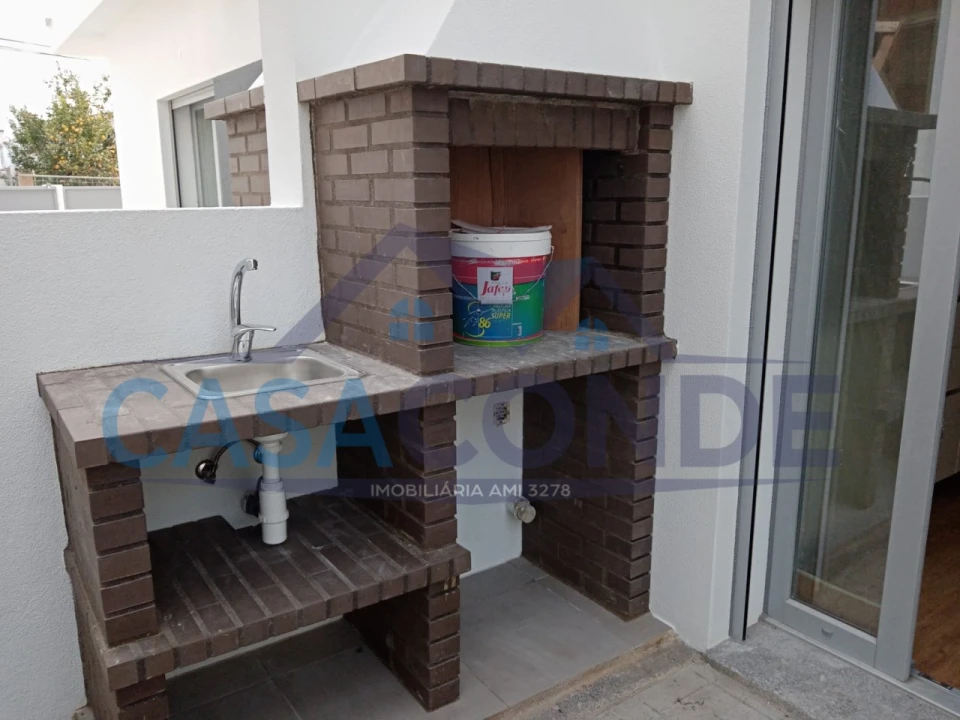 Moradia T4 para Venda em Fernao Ferro Foto 3