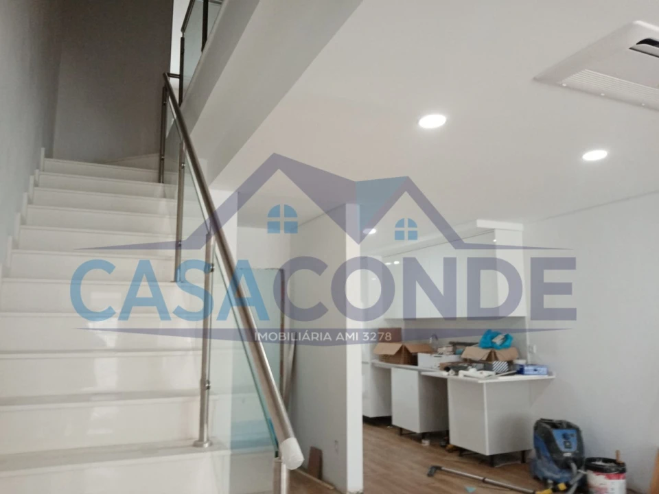 Moradia T4 para Venda em Fernao Ferro Foto 5