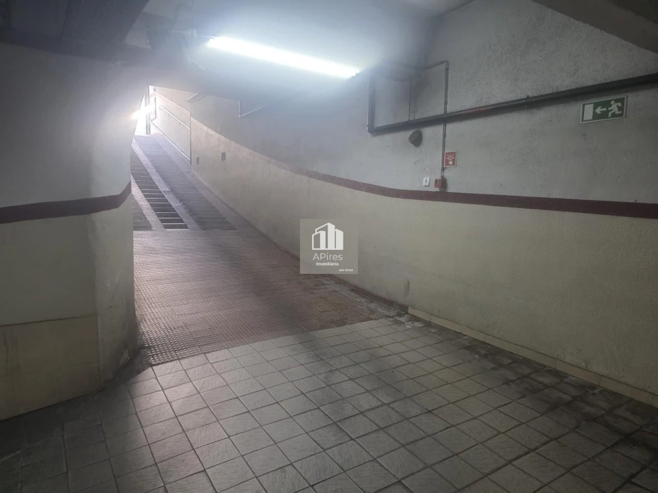 Loja para Venda em Almada, Cova da Piedade, Pragal e Cacilhas Foto 11