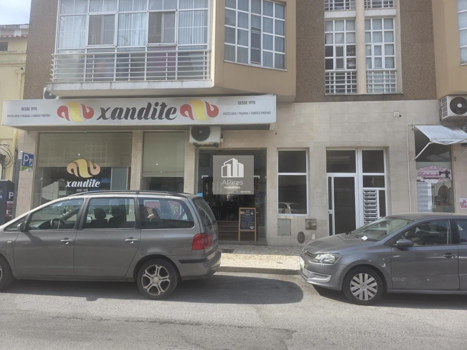 Loja para Venda em Almada, Cova da Piedade, Pragal e Cacilhas Foto 7