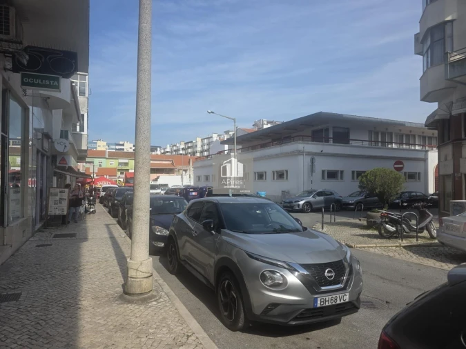 Loja para Venda em Almada, Cova da Piedade, Pragal e Cacilhas Foto 8