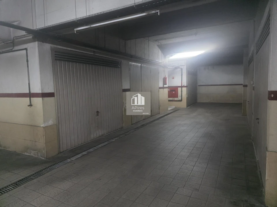 Loja para Venda em Almada, Cova da Piedade, Pragal e Cacilhas Foto 17