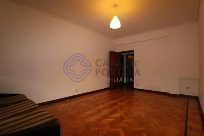 Apartamento T3 para Venda em Lordelo do Ouro e Massarelos