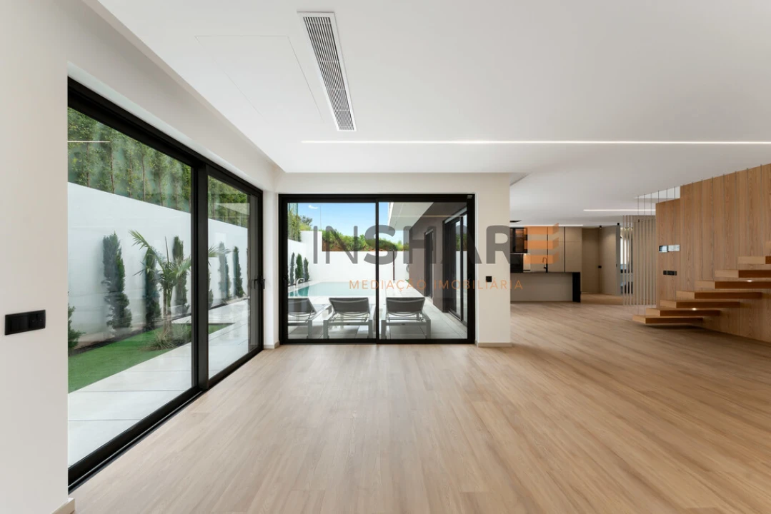 Moradia T4 para Venda em Lagos (São Sebastião e Santa Maria) Foto 8