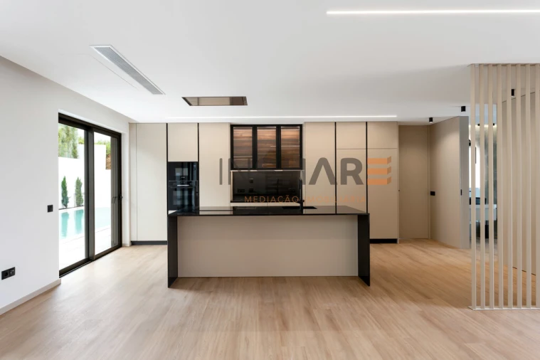 Moradia T4 para Venda em Lagos (São Sebastião e Santa Maria) Foto 12