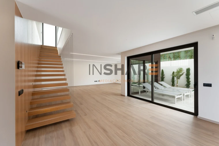 Moradia T4 para Venda em Lagos (São Sebastião e Santa Maria) Foto 6