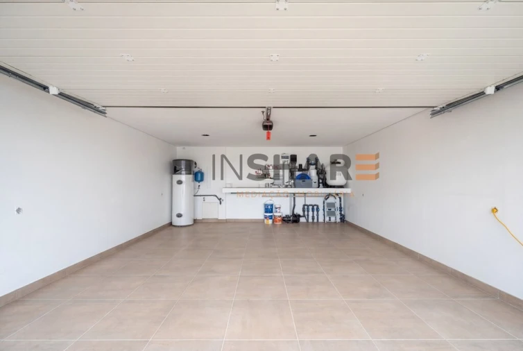 Moradia T4 para Venda em Lagos (São Sebastião e Santa Maria) Foto 36