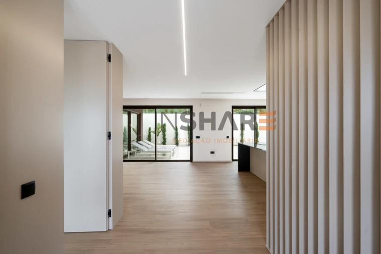 Moradia T4 para Venda em Lagos (São Sebastião e Santa Maria) Foto 4