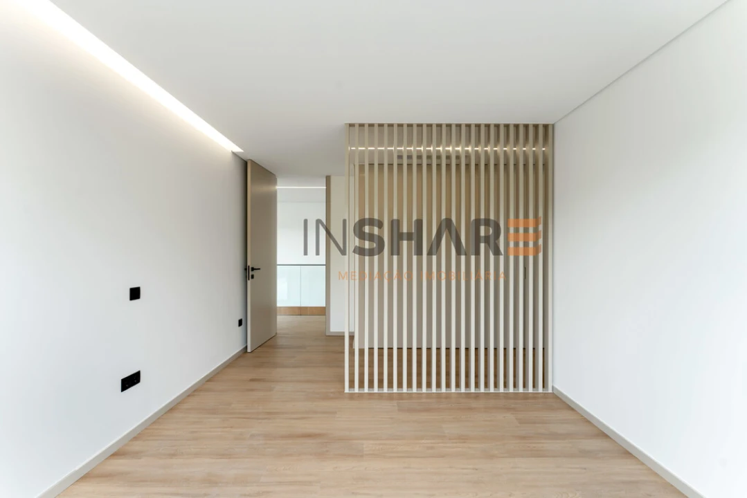 Moradia T4 para Venda em Lagos (São Sebastião e Santa Maria) Foto 24