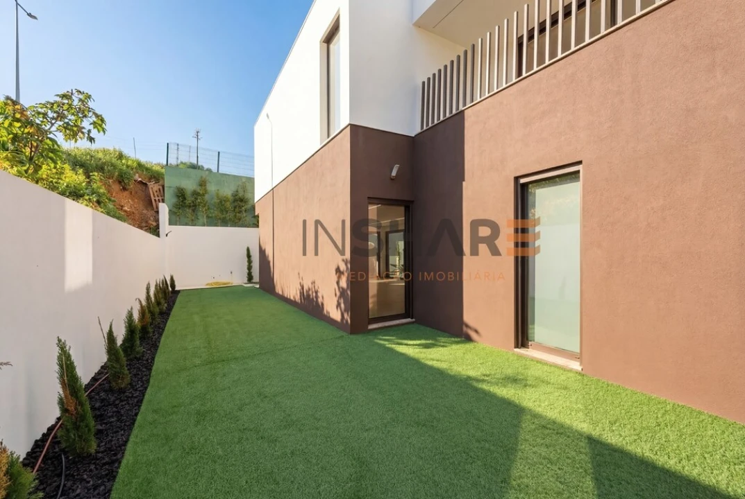 Moradia T4 para Venda em Lagos (São Sebastião e Santa Maria) Foto 37