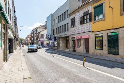 Moradia T2 para Venda em Paranhos