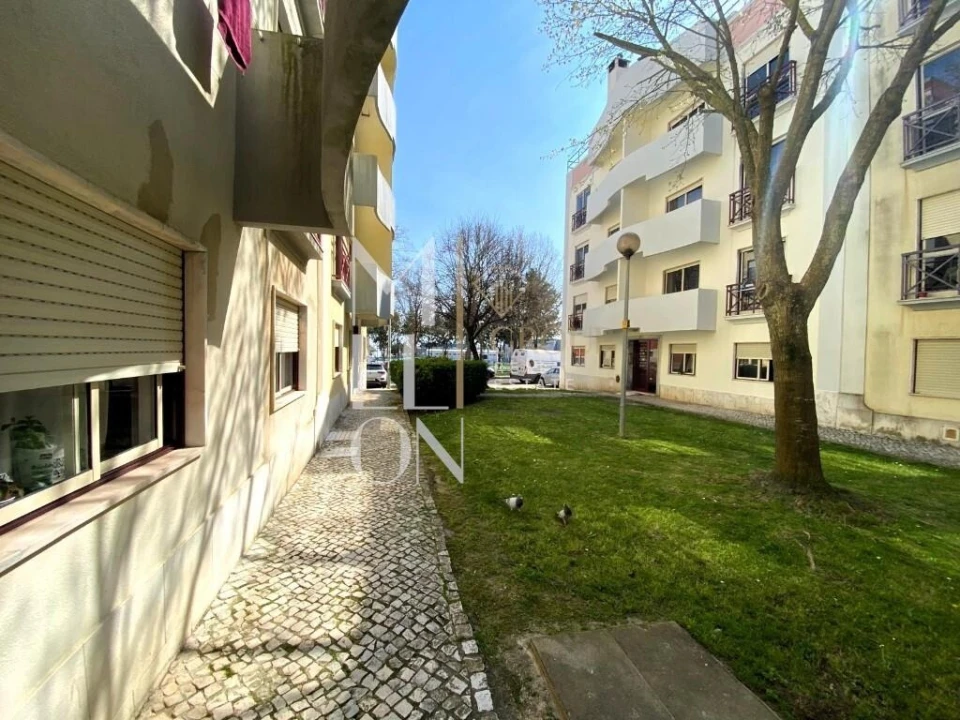 Apartamento T3 para Venda em São Domingos de Rana Foto 12