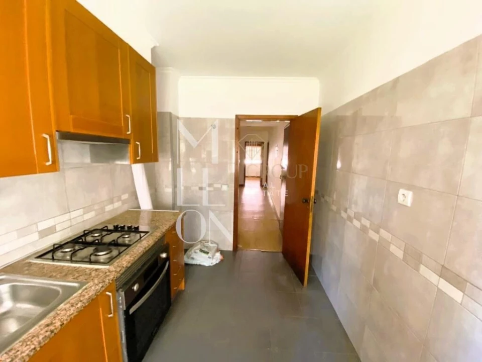 Apartamento T3 para Venda em São Domingos de Rana Foto 1