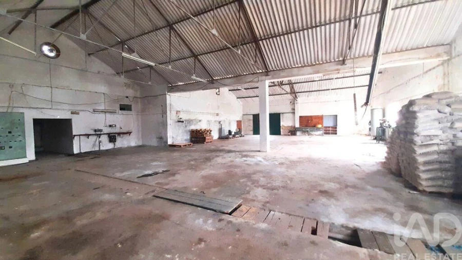 Armazém para Arrendamento em Barbacena e Vila Fernando Foto 10