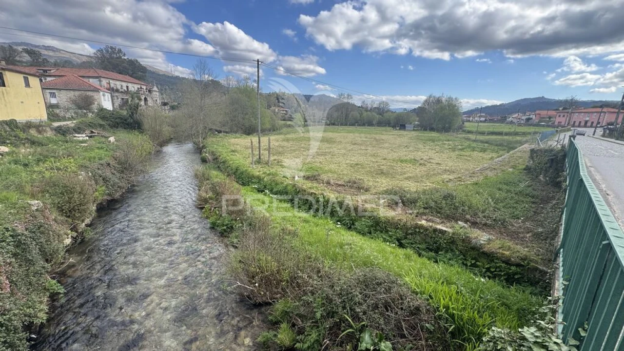 Terreno para Venda em Alvora e Loureda Foto 11