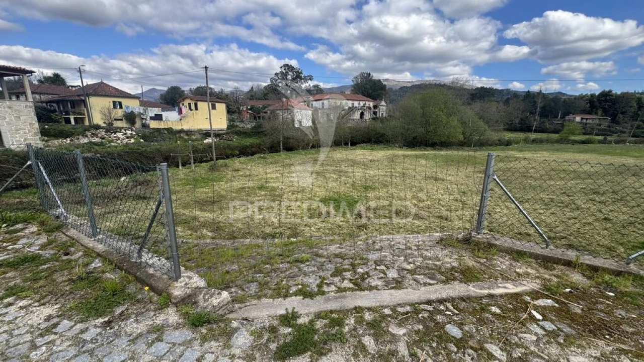 Terreno para Venda em Alvora e Loureda Foto 13