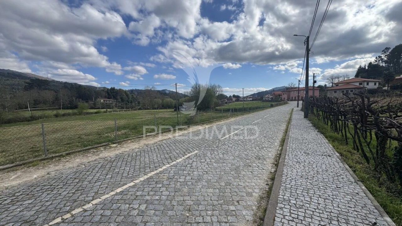 Terreno para Venda em Alvora e Loureda Foto 5