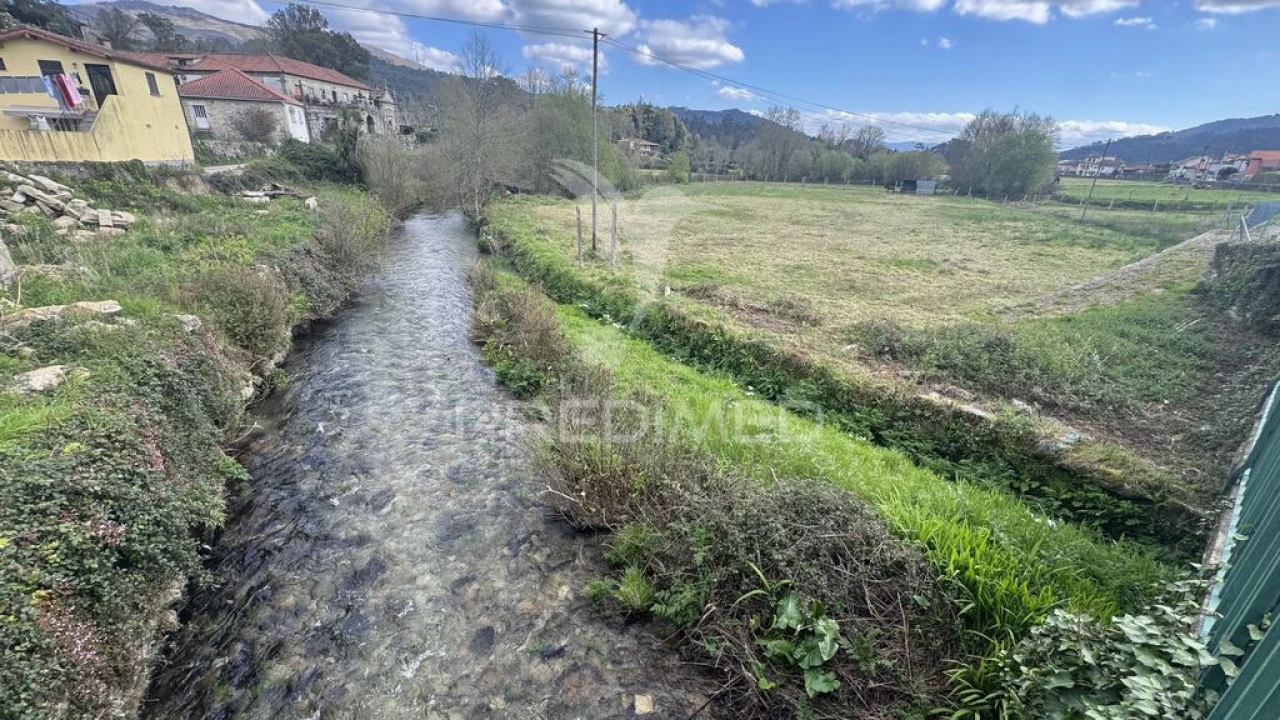 Terreno para Venda em Alvora e Loureda Foto 10