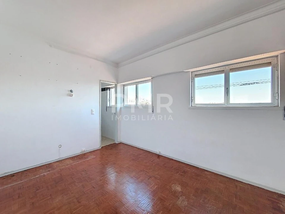 Apartamento T1 para Venda em Massamá e Monte Abraão Foto 9