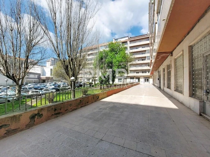 Apartamento T1 para Venda em Massamá e Monte Abraão Foto 14