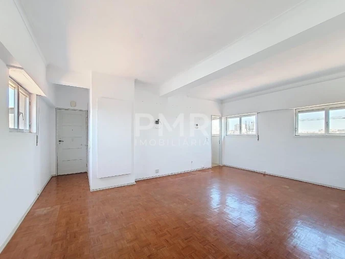 Apartamento T1 para Venda em Massamá e Monte Abraão Foto 3