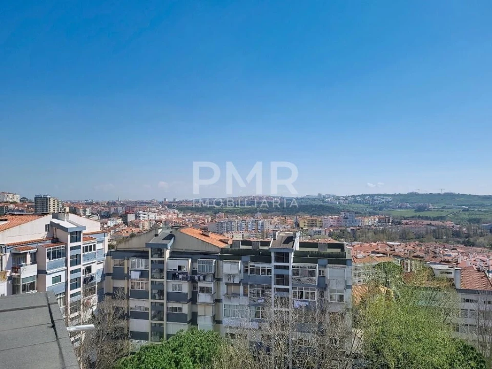 Apartamento T1 para Venda em Massamá e Monte Abraão Foto 2