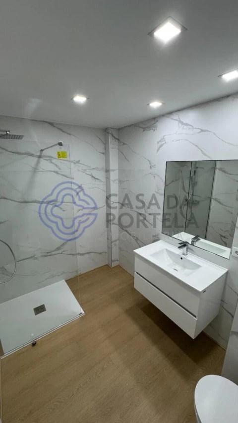 Apartamento T2 para Venda em Santa Marinha e São Pedro da Afurada