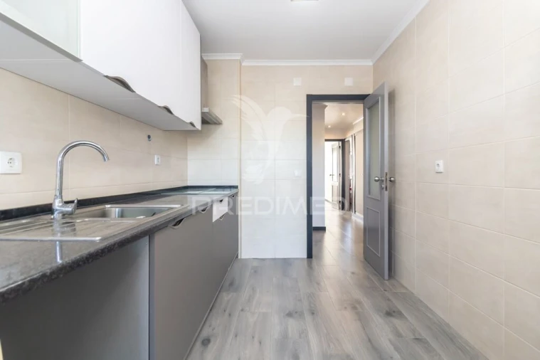 Apartamento T3 para Venda em Moita Foto 12