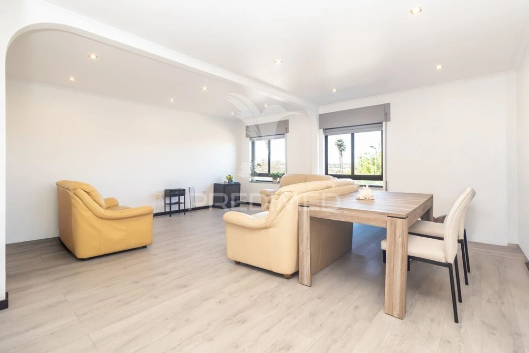 Apartamento T3 para Venda em Moita Foto 8