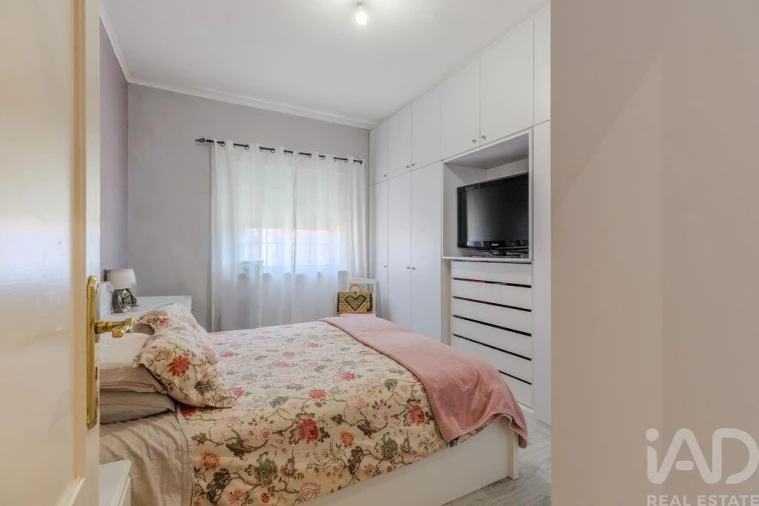 Apartamento T5 para Venda em Almada, Cova da Piedade, Pragal e Cacilhas Foto 12