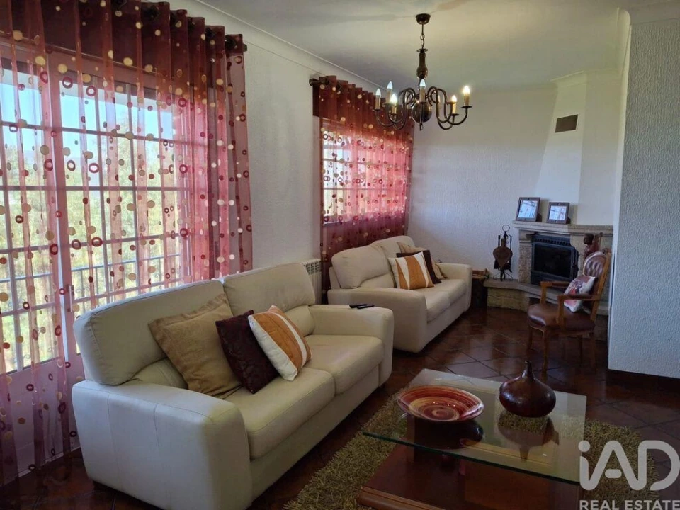 Moradia T4 para Venda em Avessadas e Rosém Foto 11