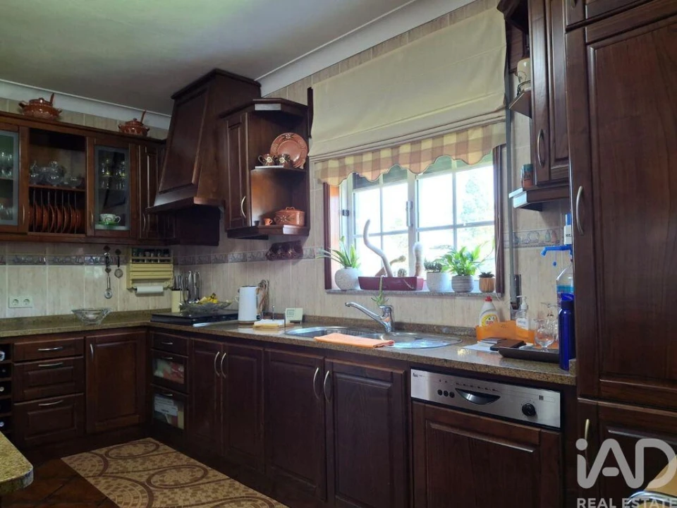 Moradia T4 para Venda em Avessadas e Rosém Foto 13