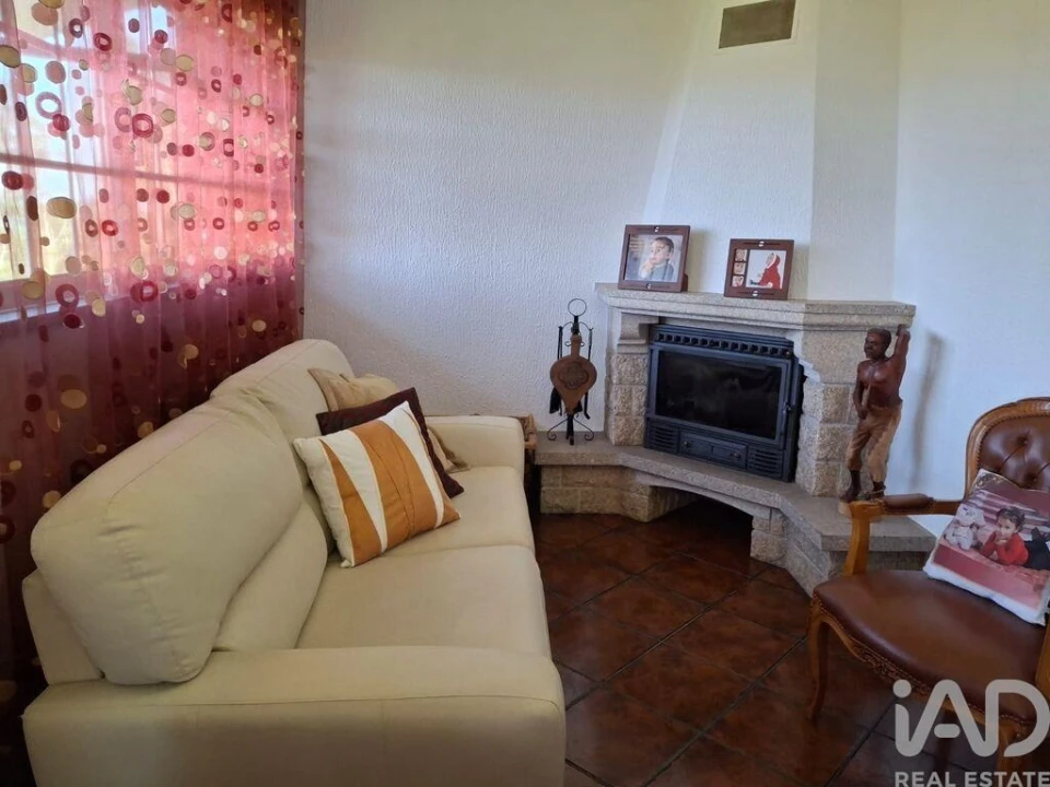 Moradia T4 para Venda em Avessadas e Rosém Foto 12