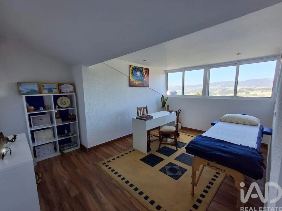 Moradia T4 para Venda em Avessadas e Rosém Foto 4