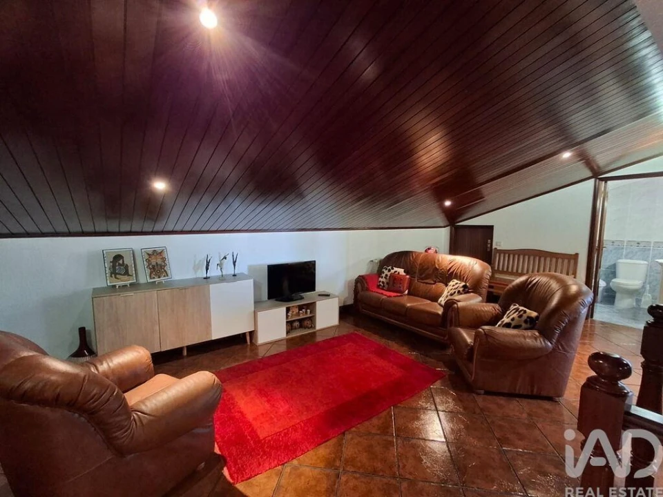 Moradia T4 para Venda em Avessadas e Rosém Foto 2