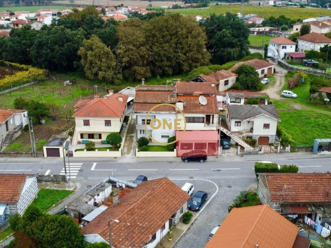 Loja para Arrendamento em Bairro