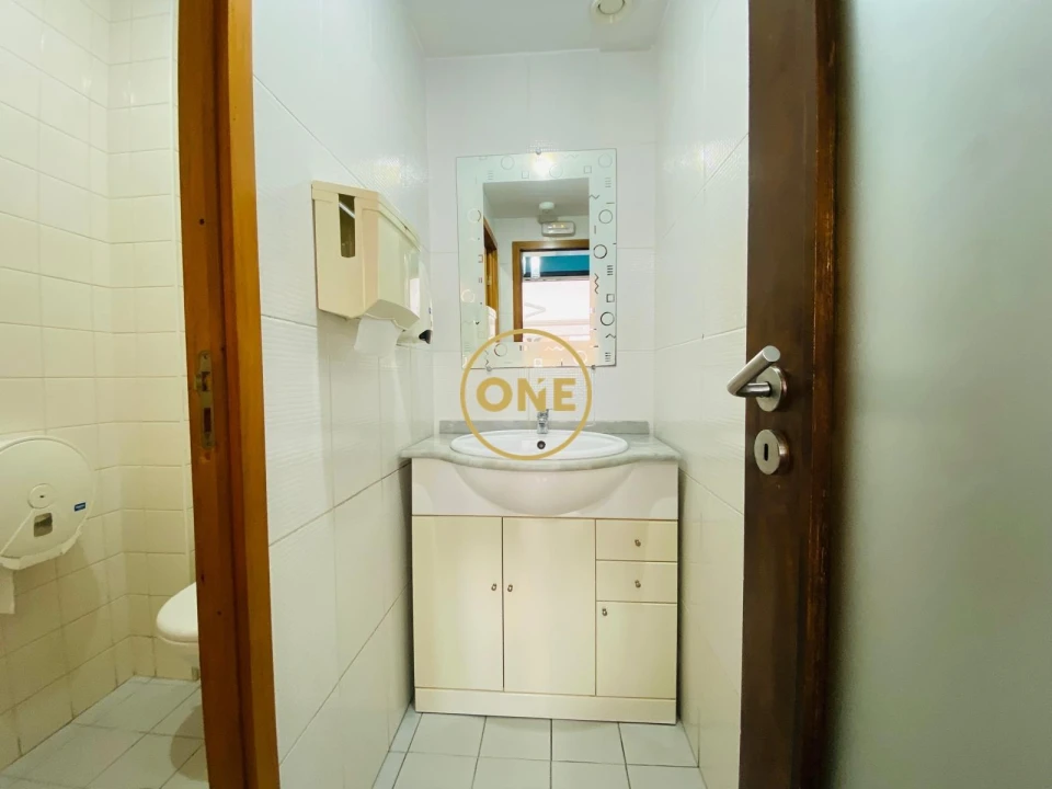 Negócio para Venda em São Mamede de Infesta e Senhora da Hora Foto 9