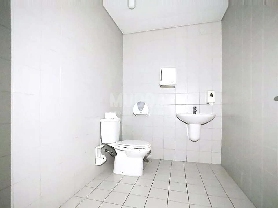 Loja para Arrendamento em Santa Maria Maior Foto 9