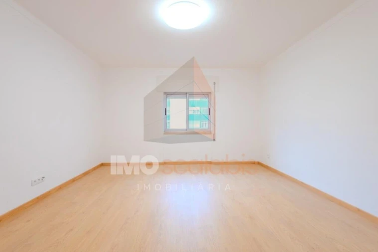 Apartamento T3 para Venda em Romeira e Várzea Foto 5