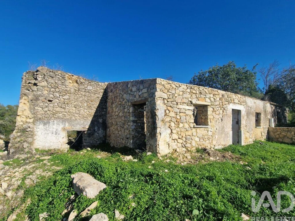 Moradia para Venda em Loule (São Sebastião) Foto 1