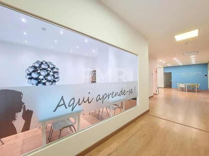 Loja para Arrendamento em Lumiar Foto 12