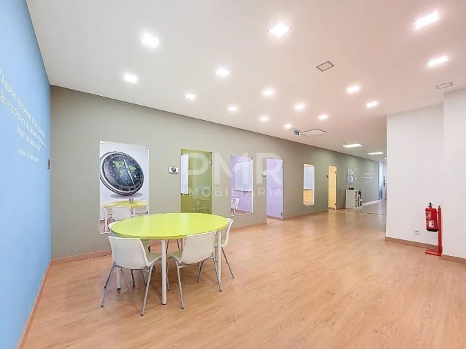 Loja para Arrendamento em Lumiar Foto 1